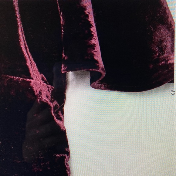 Midi dress plum velvet from Zara festive collection 2022 - Picture 3 of 4